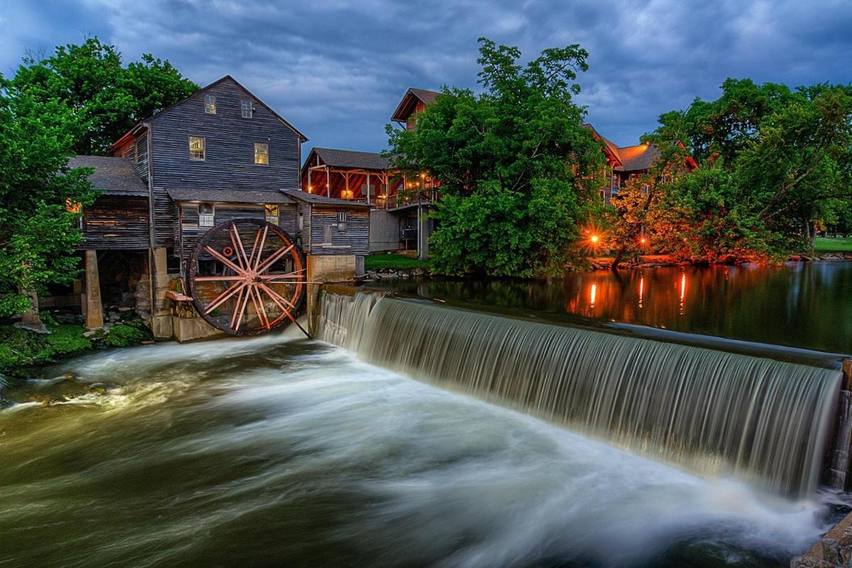Whispering Winds, Hot Tub, Game Room, Wifi, 1089 Free Tickets Each Paid Day, Dollywood And More แกตลิงเบิร์ก ภายนอก รูปภาพ