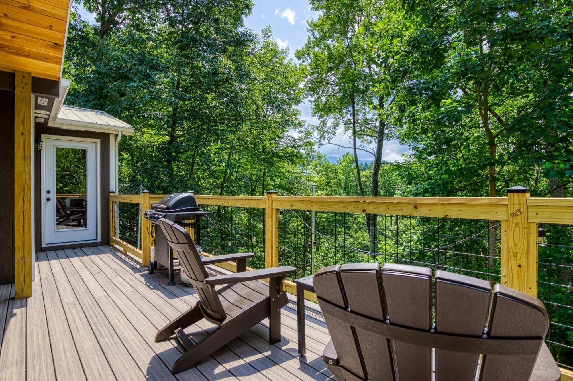 Whispering Winds, Hot Tub, Game Room, Wifi, 1089 Free Tickets Each Paid Day, Dollywood And More แกตลิงเบิร์ก ภายนอก รูปภาพ