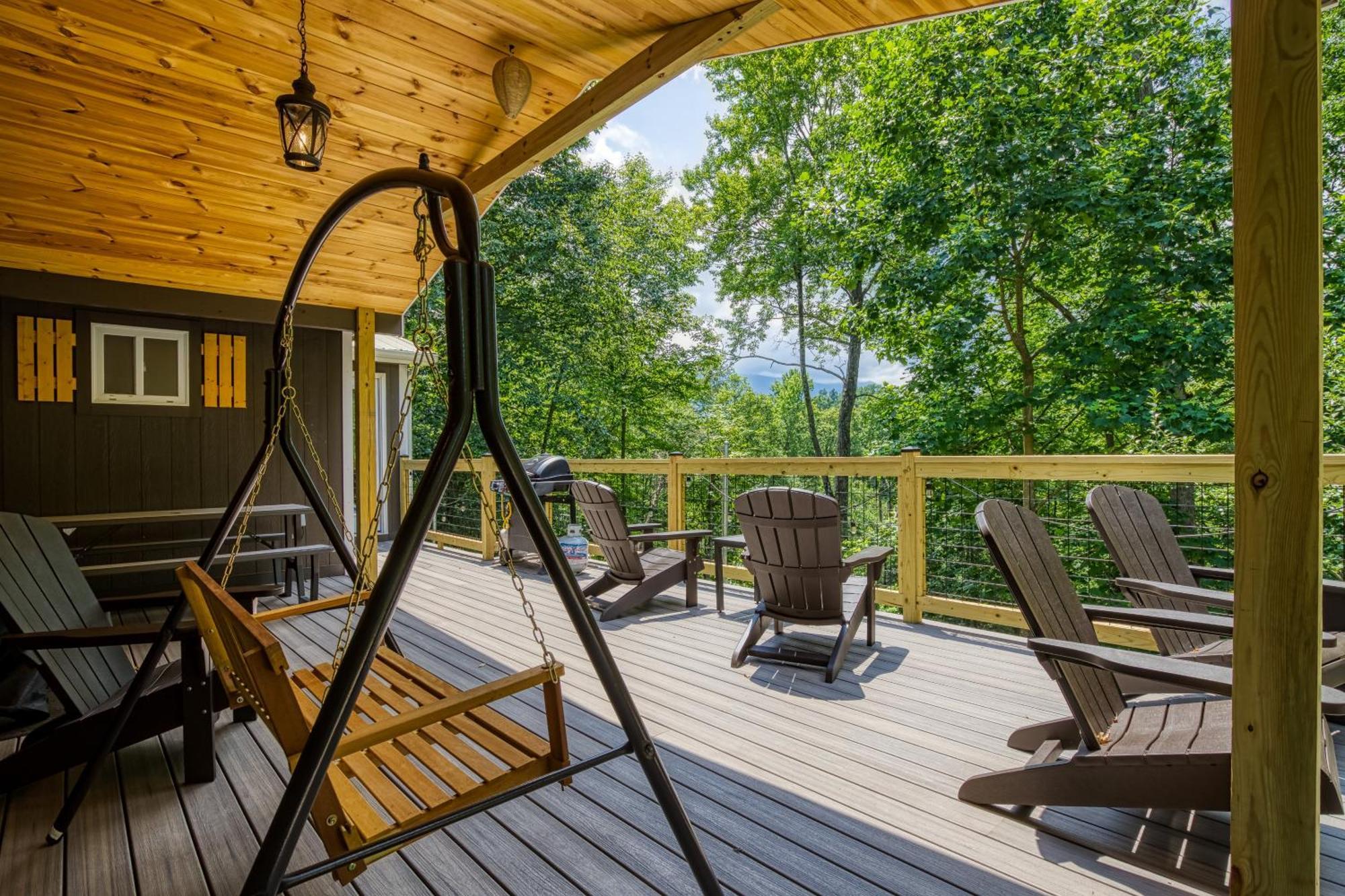 Whispering Winds, Hot Tub, Game Room, Wifi, 1089 Free Tickets Each Paid Day, Dollywood And More แกตลิงเบิร์ก ภายนอก รูปภาพ
